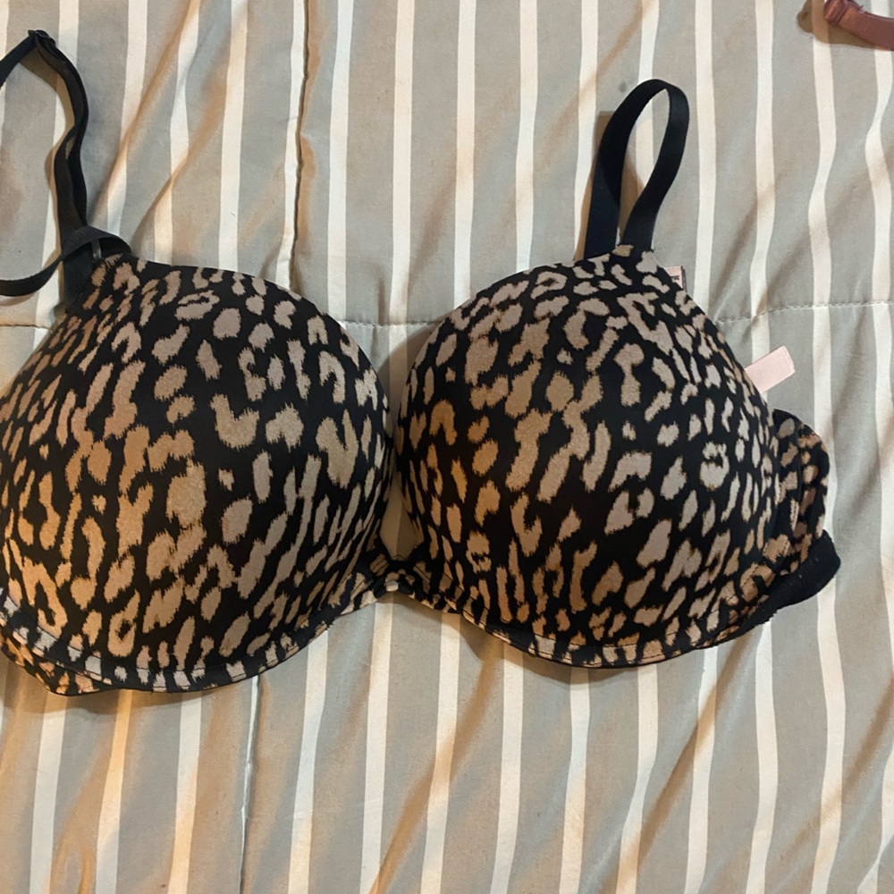 Victoria Secret/Pink Bras 36dd